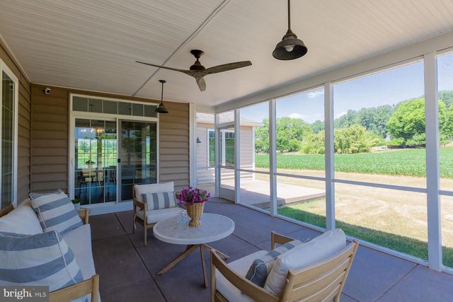 425 E DELP RD, Lancaster, PA 17601
