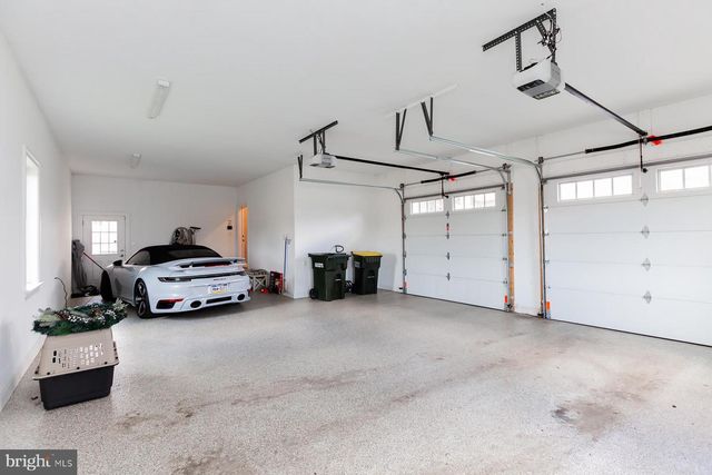 425 E DELP RD, Lancaster, PA 17601