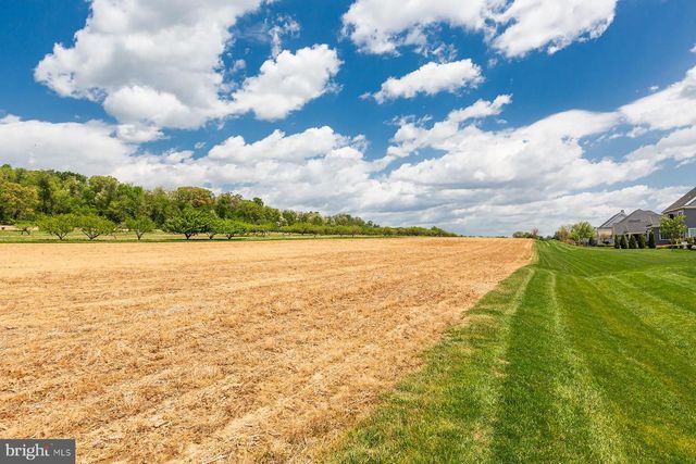 425 E DELP RD, Lancaster, PA 17601