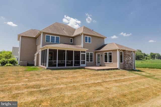 425 E DELP RD, Lancaster, PA 17601