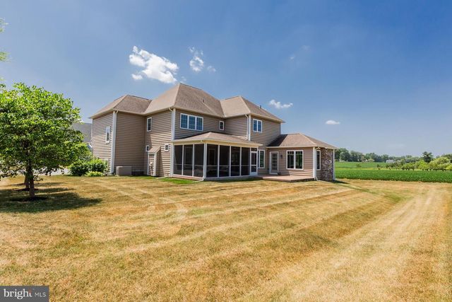 425 E DELP RD, Lancaster, PA 17601