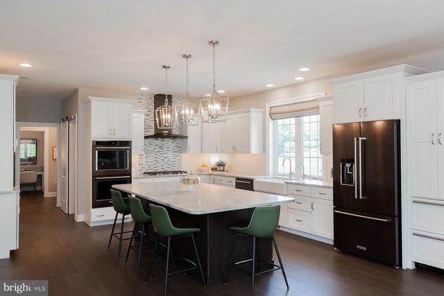 425 E DELP RD, Lancaster, PA 17601