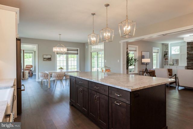 425 E DELP RD, Lancaster, PA 17601