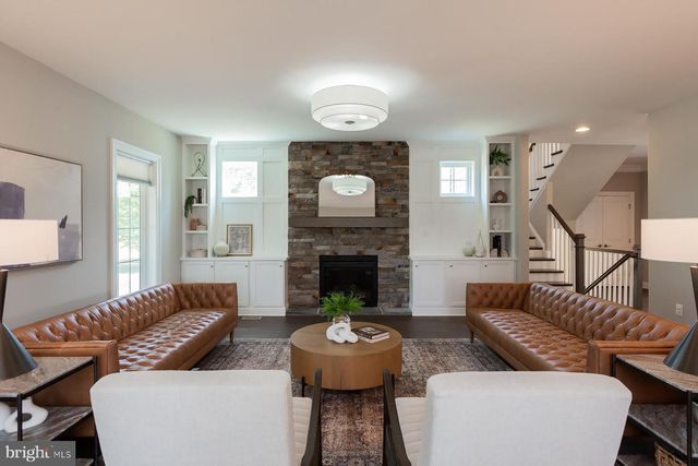 425 E DELP RD, Lancaster, PA 17601