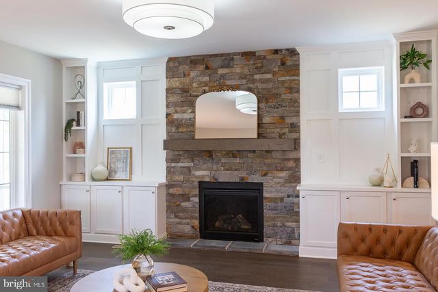 425 E DELP RD, Lancaster, PA 17601
