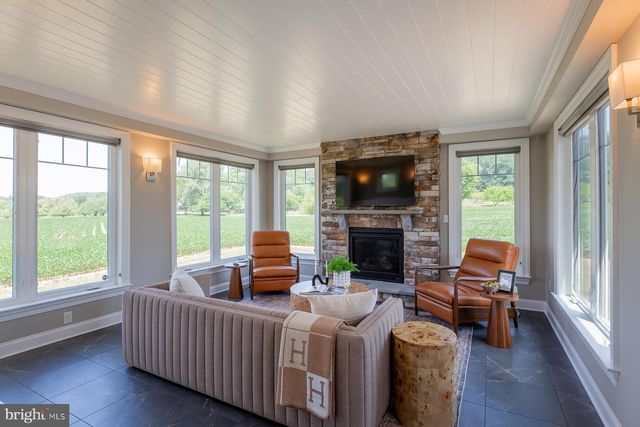425 E DELP RD, Lancaster, PA 17601