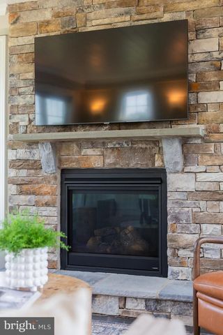 425 E DELP RD, Lancaster, PA 17601