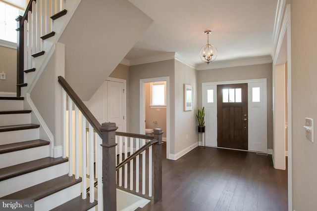425 E DELP RD, Lancaster, PA 17601