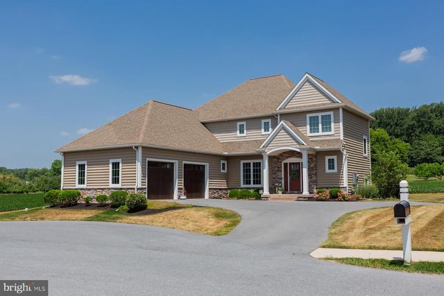 425 E DELP RD, Lancaster, PA 17601