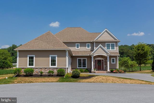 425 E DELP RD, Lancaster, PA 17601