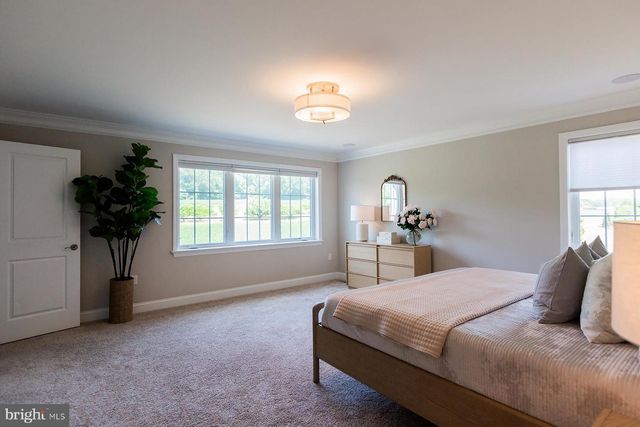 425 E DELP RD, Lancaster, PA 17601