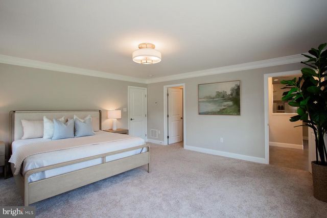 425 E DELP RD, Lancaster, PA 17601