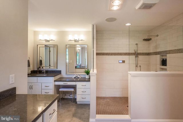 425 E DELP RD, Lancaster, PA 17601