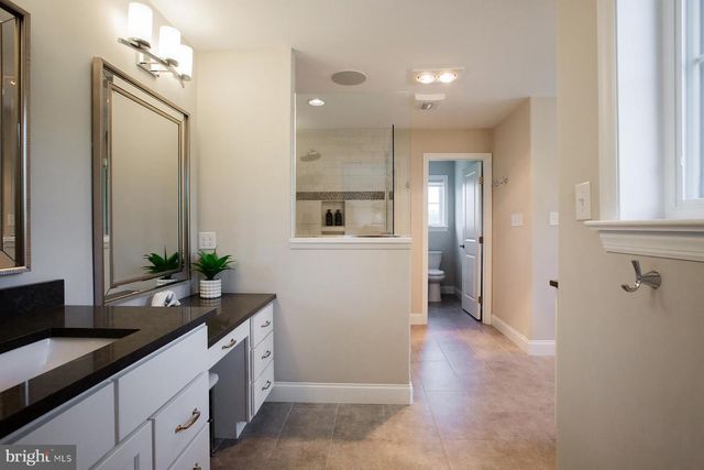 425 E DELP RD, Lancaster, PA 17601