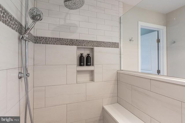425 E DELP RD, Lancaster, PA 17601