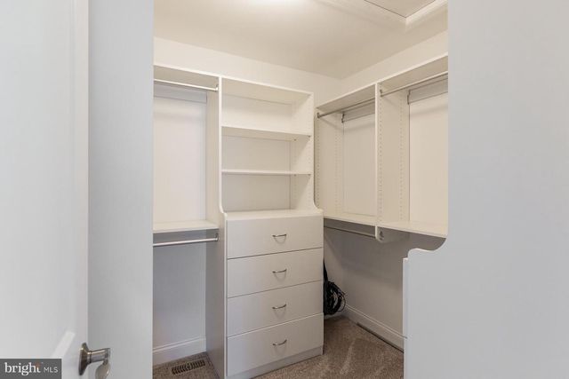 425 E DELP RD, Lancaster, PA 17601