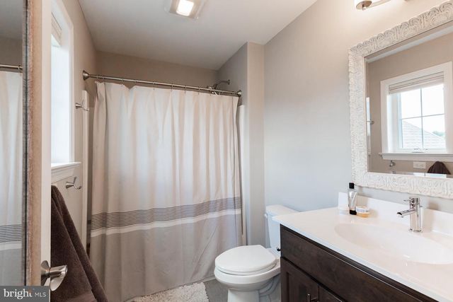 425 E DELP RD, Lancaster, PA 17601
