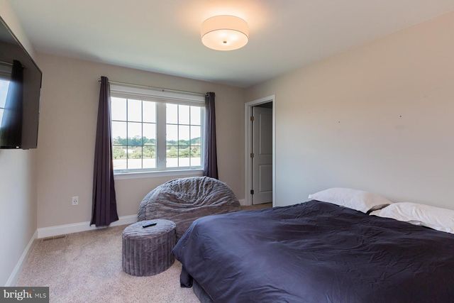 425 E DELP RD, Lancaster, PA 17601