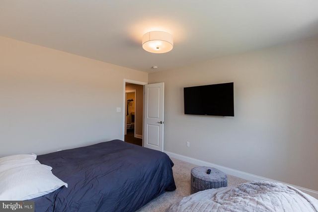 425 E DELP RD, Lancaster, PA 17601