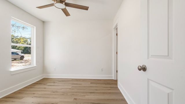 374 S 20th Street, Defuniak Springs, FL 32435