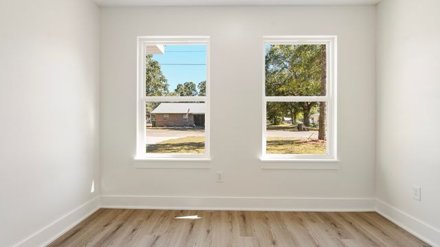 374 S 20th Street, Defuniak Springs, FL 32435