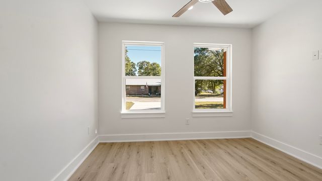 374 S 20th Street, Defuniak Springs, FL 32435