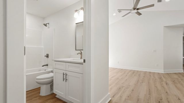 374 S 20th Street, Defuniak Springs, FL 32435