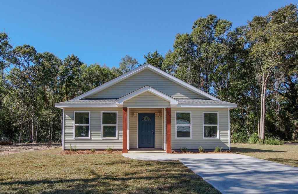 374 S 20th Street, Defuniak Springs, FL 32435