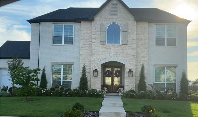 8902 W Apollo Drive, Bentonville, AR 72713