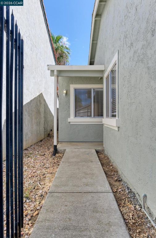 Image 17 of property listing at 3125 Hemlock St, Antioch, CA 94509