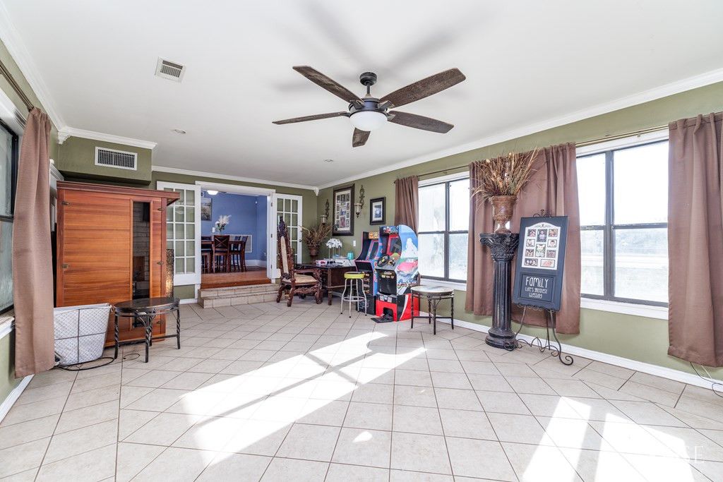 Image 12 of property listing at 2318 Dallas Street, San Angelo, TX 76901
