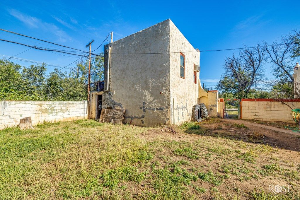 Image 33 of property listing at 2318 Dallas Street, San Angelo, TX 76901