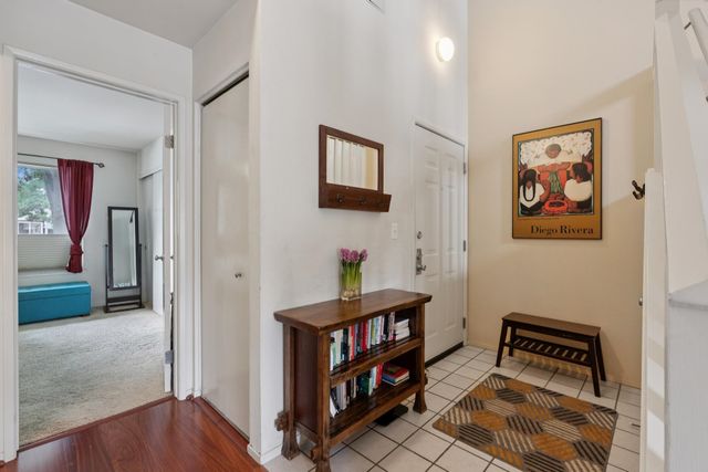 220 Marina Lakes Dr, Richmond, CA 94804