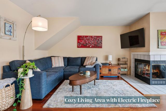 220 Marina Lakes Dr, Richmond, CA 94804