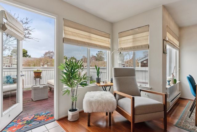 220 Marina Lakes Dr, Richmond, CA 94804