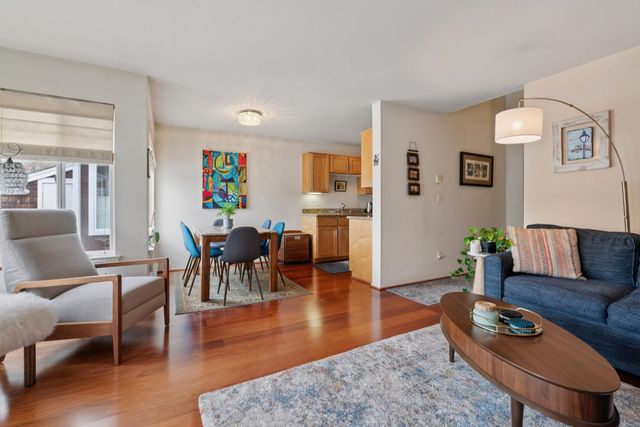 220 Marina Lakes Dr, Richmond, CA 94804