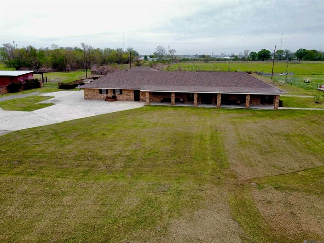 5511 N River Rd, Port Allen, LA 70767