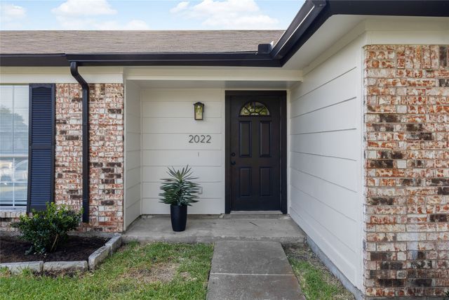 2022 High Summit Drive, Garland, TX 75041