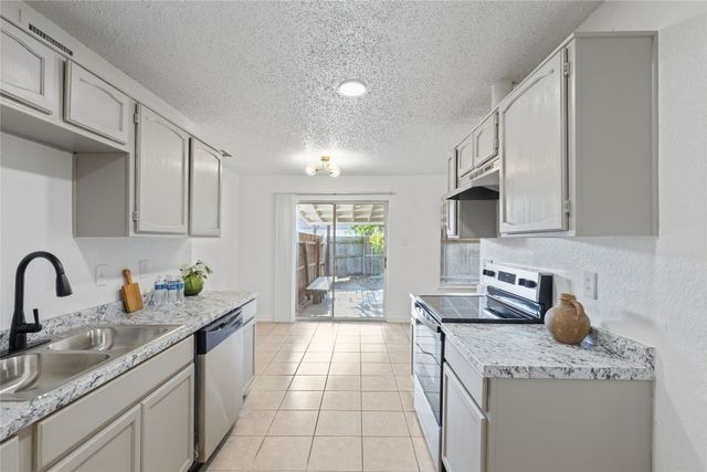 2022 High Summit Drive, Garland, TX 75041