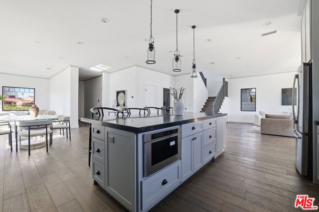 6032 Goodland Avenue, North Hollywood (los Angeles), CA 91606