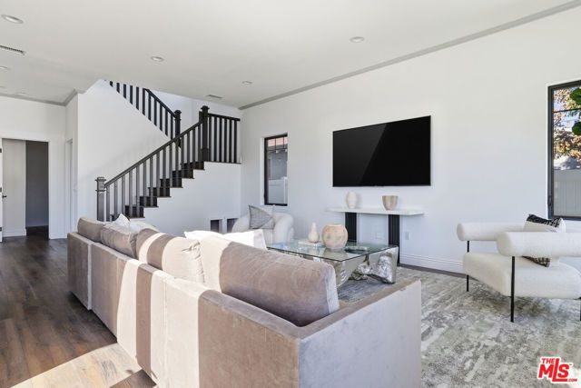 6032 Goodland Avenue, North Hollywood (los Angeles), CA 91606