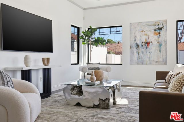 6032 Goodland Avenue, North Hollywood (los Angeles), CA 91606