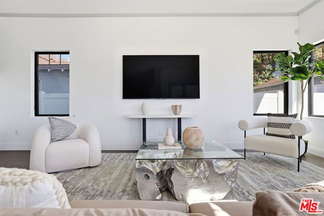 6032 Goodland Avenue, North Hollywood (los Angeles), CA 91606