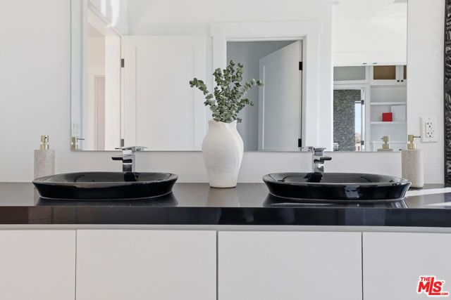 6032 Goodland Avenue, North Hollywood (los Angeles), CA 91606