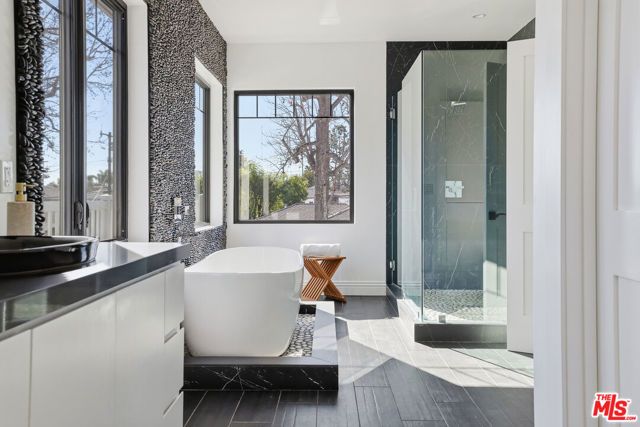 6032 Goodland Avenue, North Hollywood (los Angeles), CA 91606