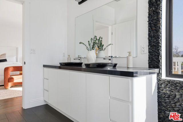 6032 Goodland Avenue, North Hollywood (los Angeles), CA 91606