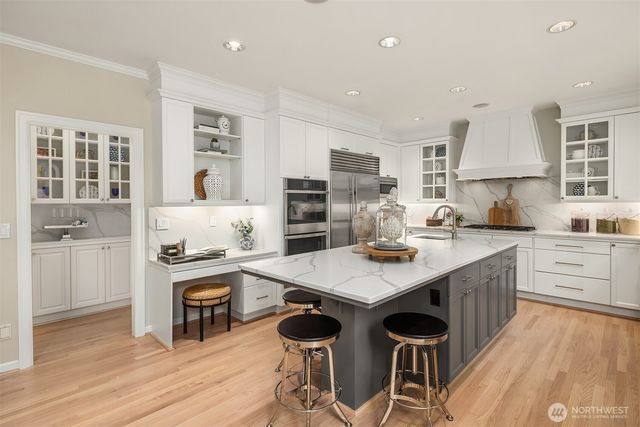 9843 NE 25th Street, Bellevue, WA 98004