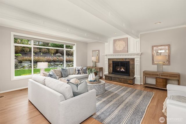 9843 NE 25th Street, Bellevue, WA 98004