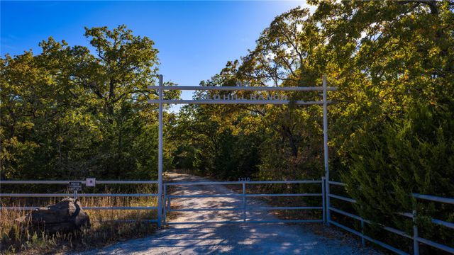 1210A County Road 232, Collinsville, TX 76233
