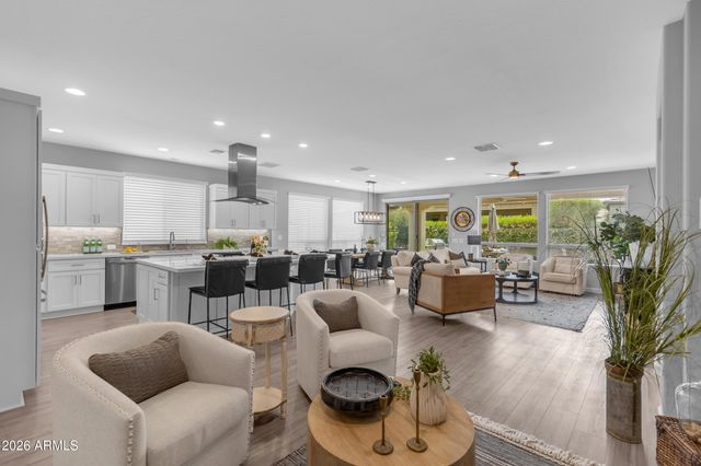 363 E VETERANS Way, Queen Creek, AZ 85140